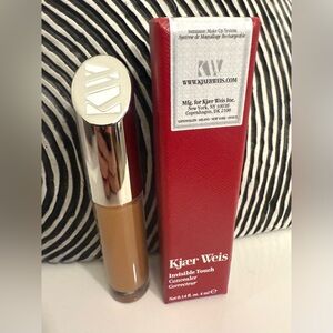Kjaer Weis Invisible Touch Concealer - D320
